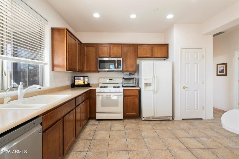 10-Kitchen