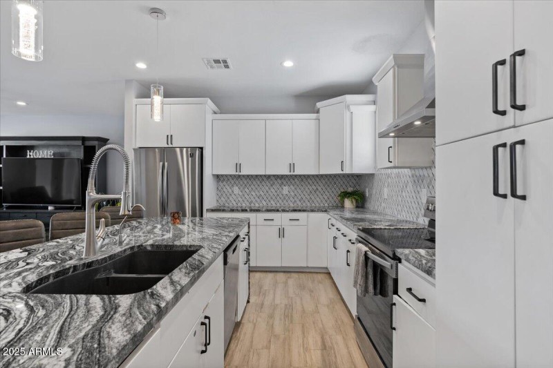 14-Kitchen