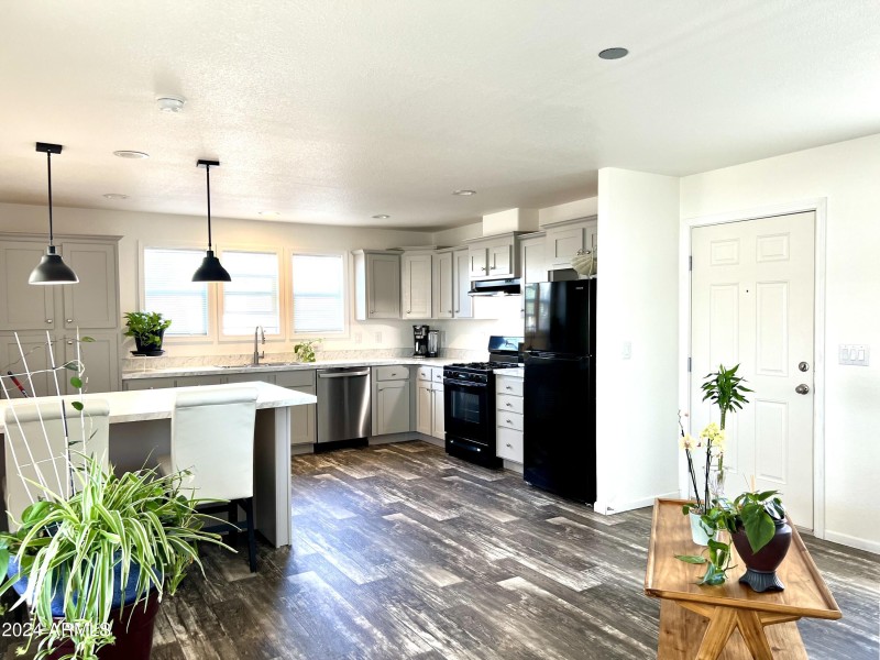 KITCHEN APPLIANCES