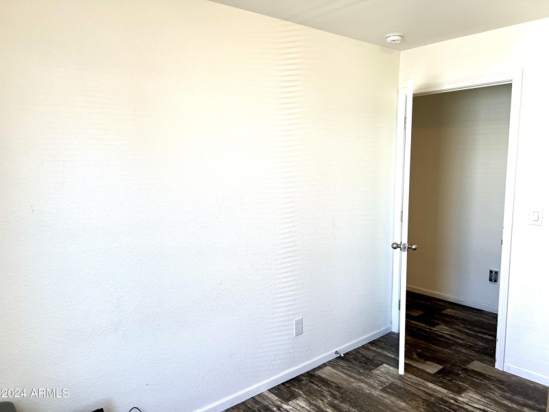 2ND BEDROOM TO HALLWAY
