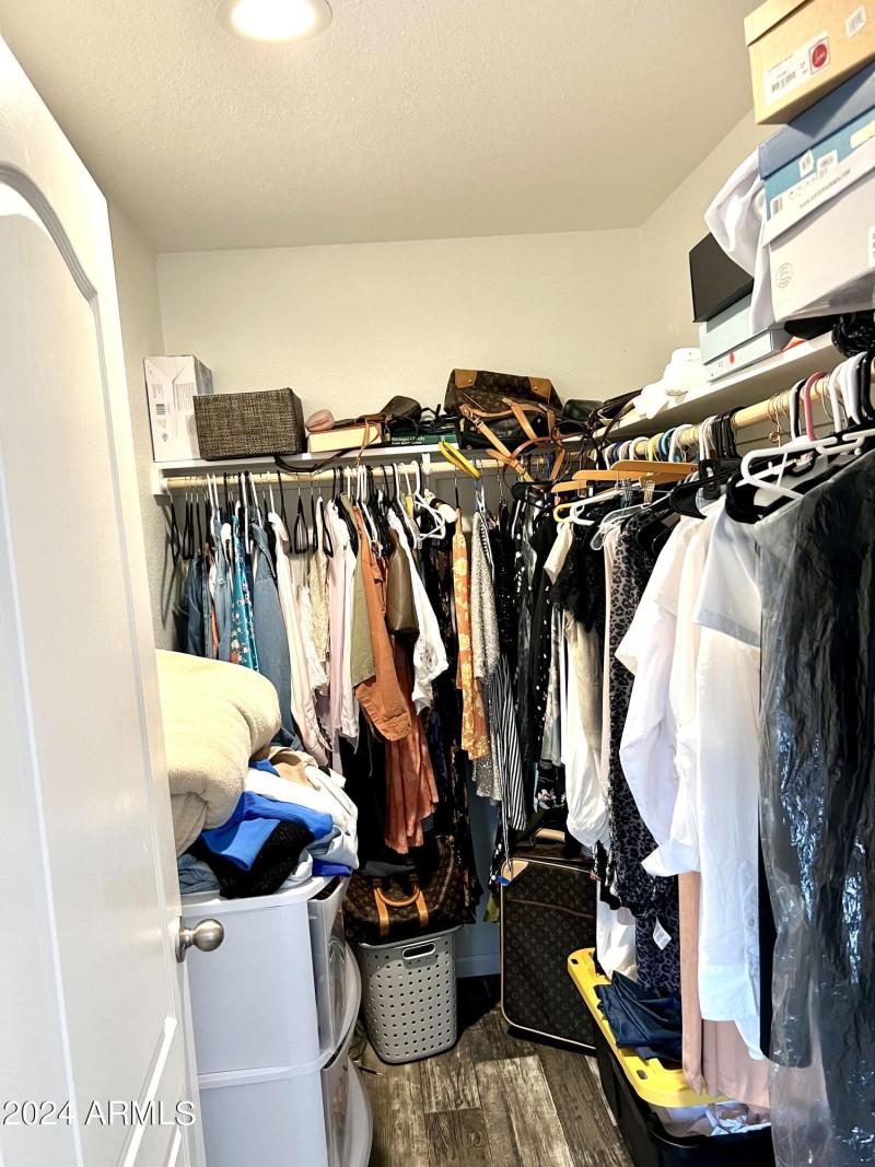 MASTER WALK IN CLOSET