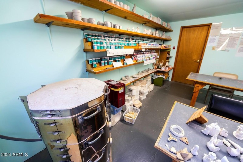 HOLIDAY VILLAGE CERAMIC ROOM