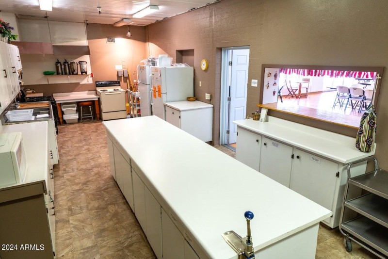 HOLIDAY VILLAGE COMMUNITY KITCHEN AREA