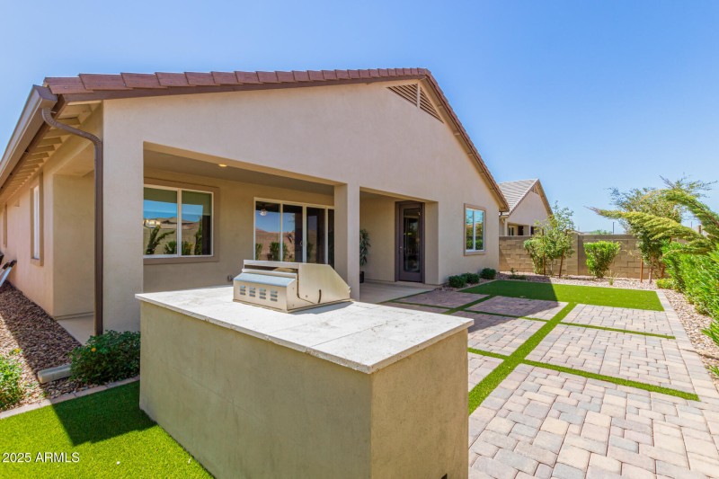 Back Yard/Barbecue Island