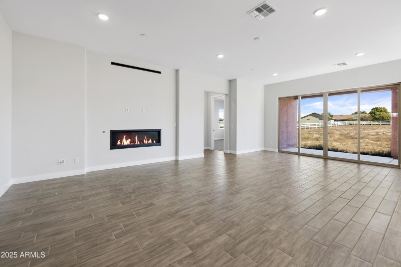 003_Living Room
