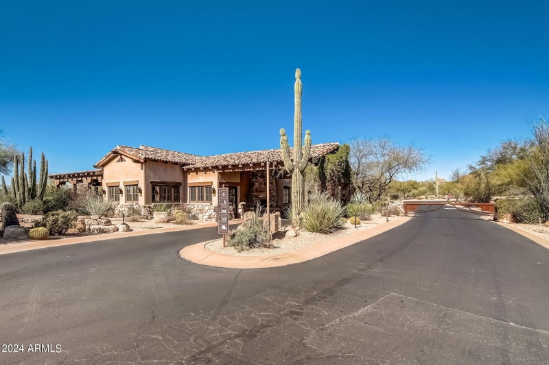 4-web-or-mls-N Northstar Cir-002