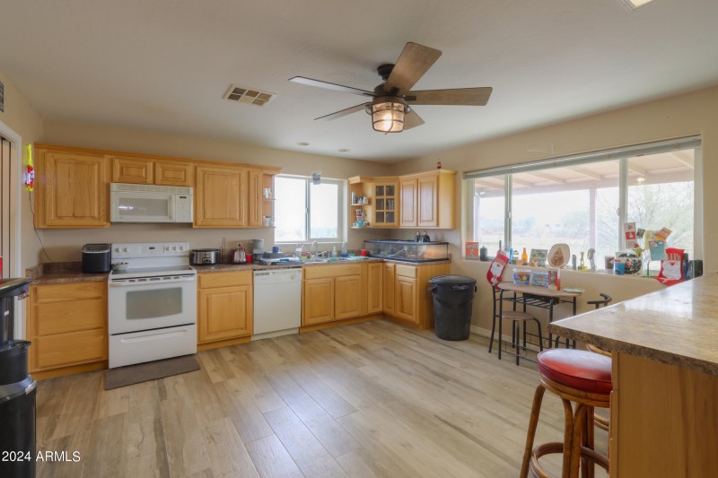 Bright Open Kitchen!