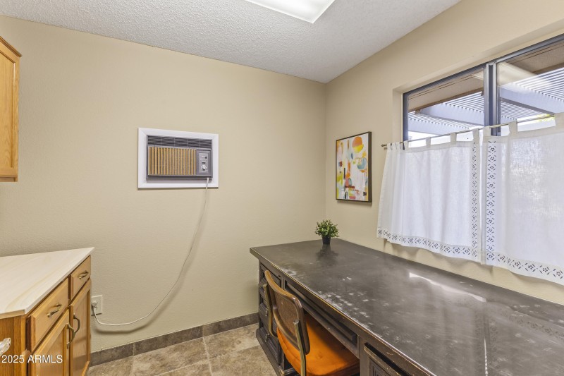 OFFICE / STORAGE