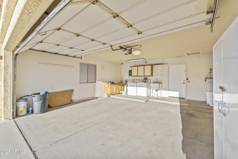 2-CAR GARAGE