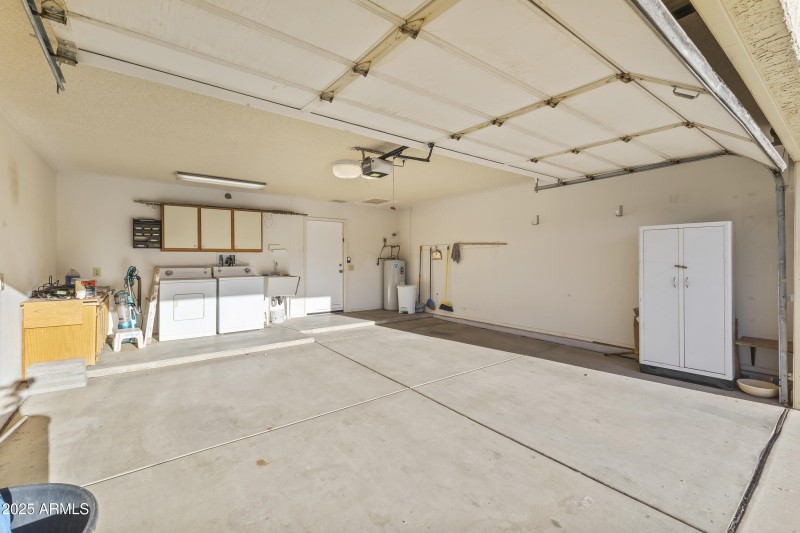 2-CAR GARAGE