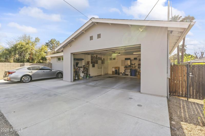 Detached Garage