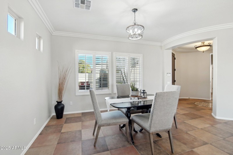 30-web-or-mls-N Arrellaga Dr-012
