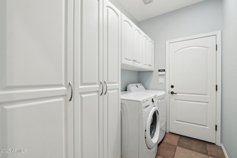 45-web-or-mls-N Arrellaga Dr-027