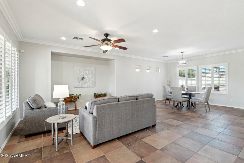 7-web-or-mls-N Arrellaga Dr-008r