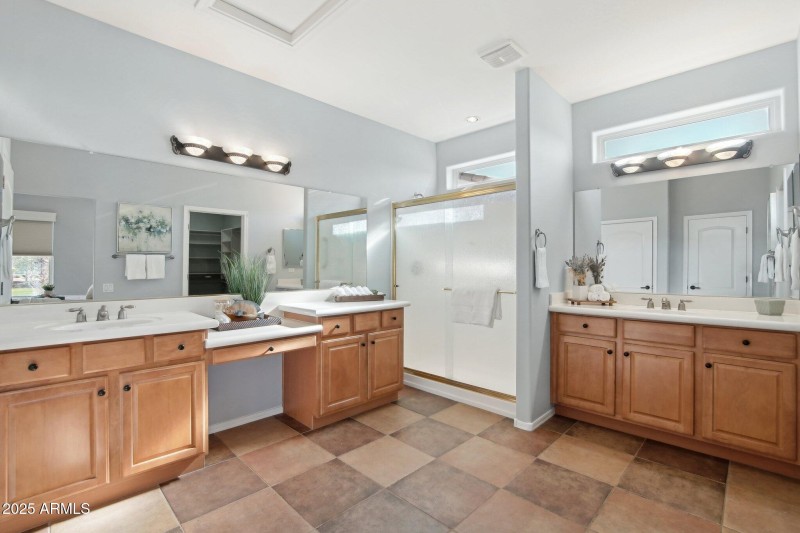 12-web-or-mls-N Arrellaga Dr-019r