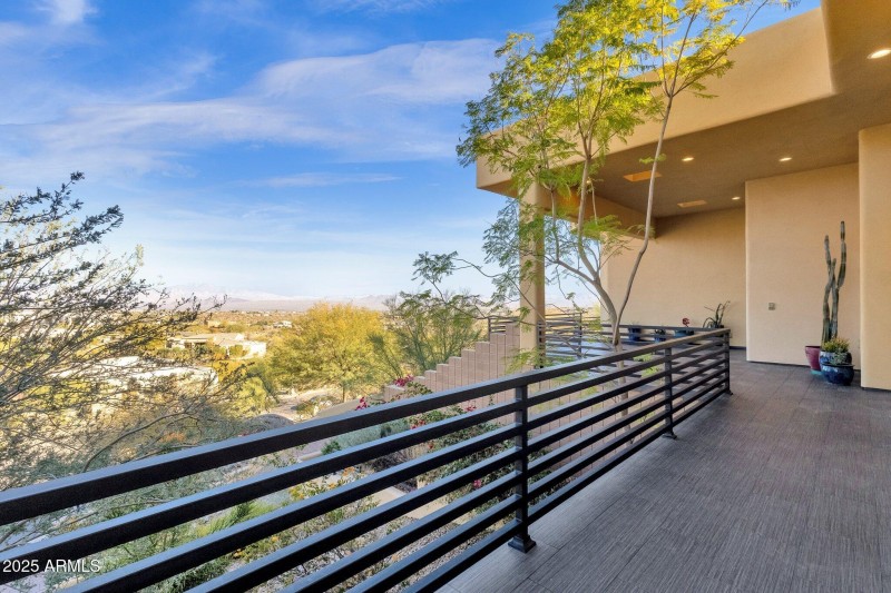 12-web-or-mls-15418-castillo-dr