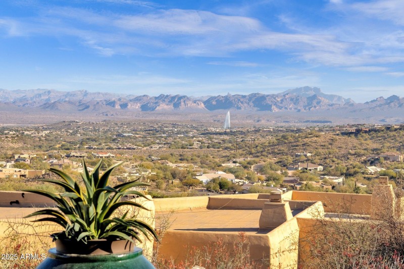 25-web-or-mls-15418-castillo-dr