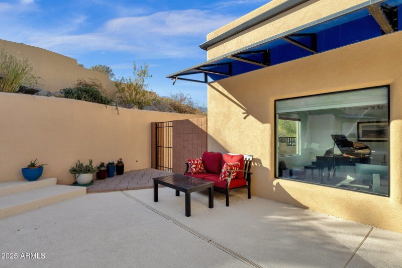 84-web-or-mls-15418-castillo-dr