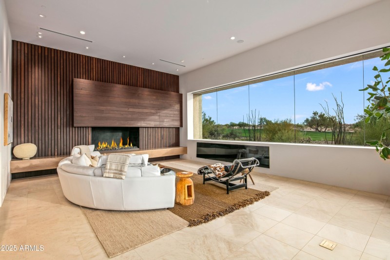 025_Stylish Living Room