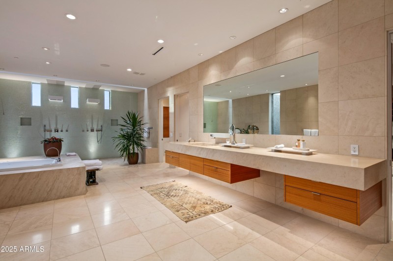 038_Contemporary Elegance