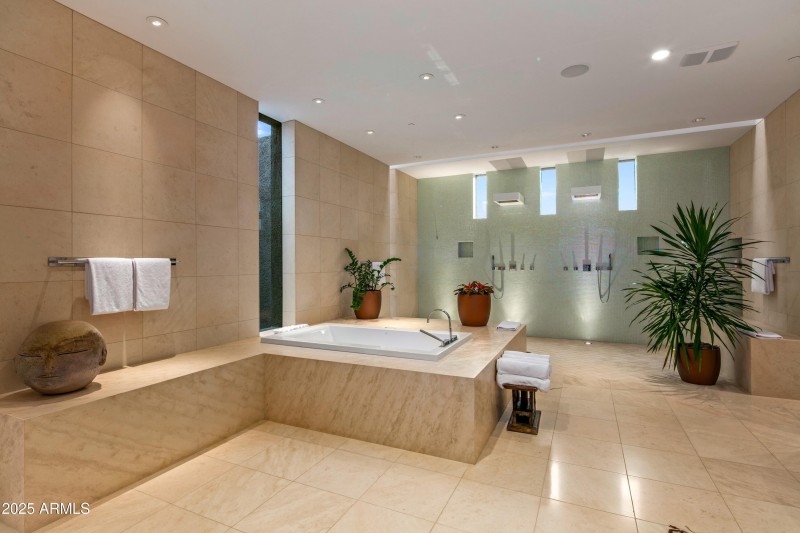 039_Spa Tub Bliss