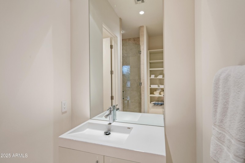 056_Guest Home Ensuite Bath #2