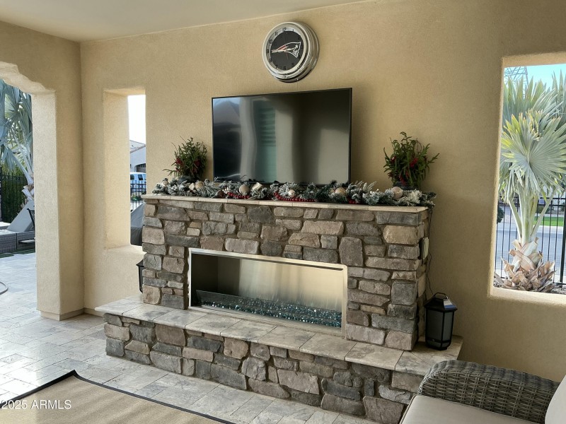 Outdoor fireplace
