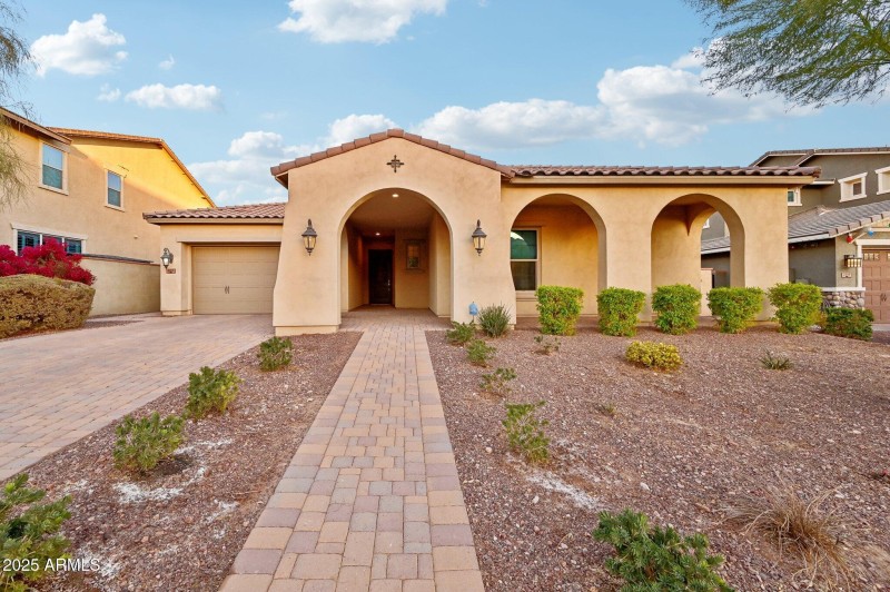 20-web-or-mls-N Beverly Pl-001