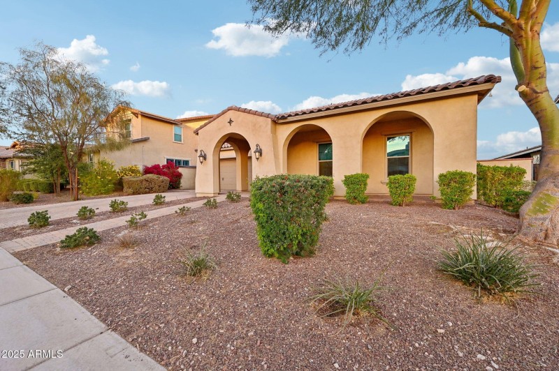 22-web-or-mls-N Beverly Pl-003