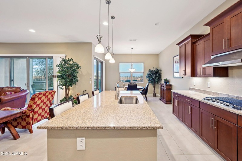 36-web-or-mls-N Beverly Pl-017