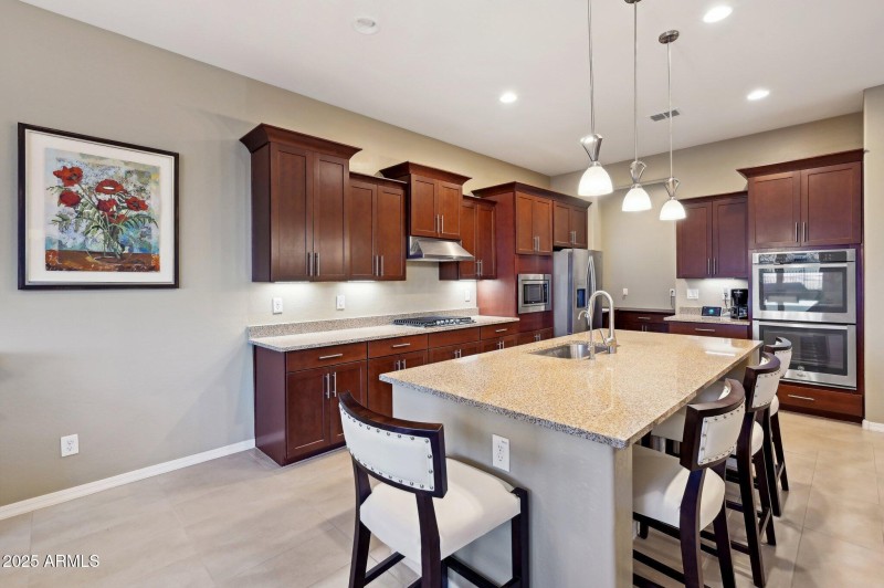 40-web-or-mls-N Beverly Pl-021