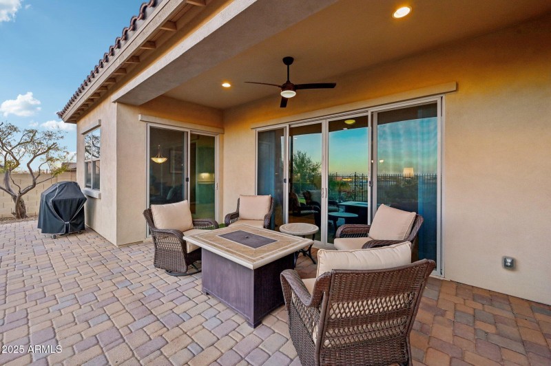 64-web-or-mls-N Beverly Pl-045