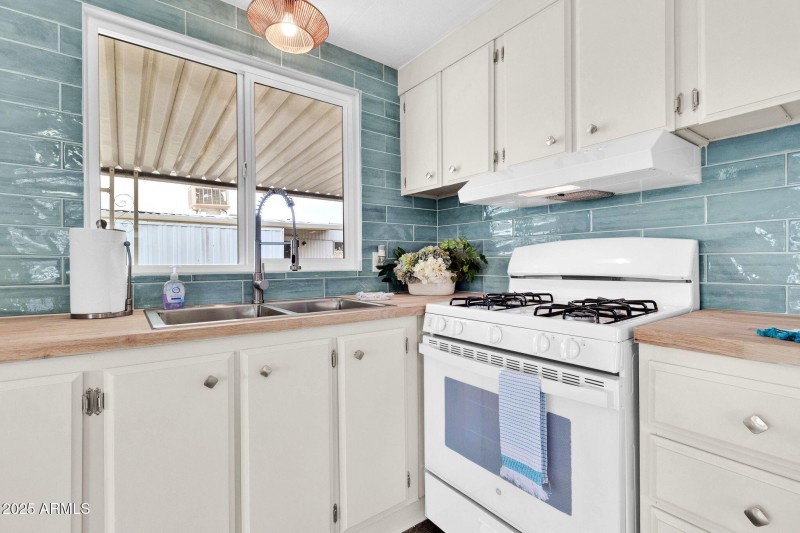 300 S Val Vista Dr 152-10