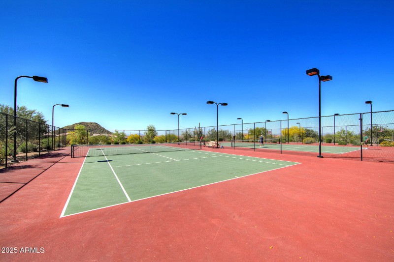 Lighted Tennis and Pickleball Courts