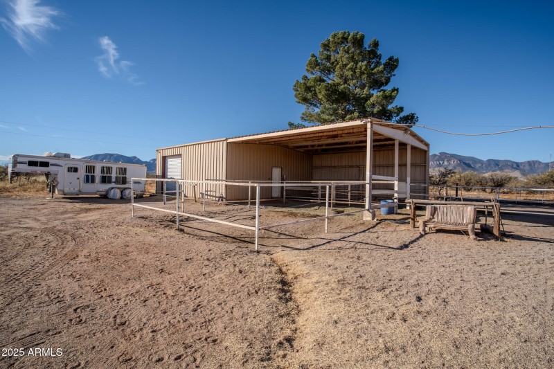 Metal_Building_2