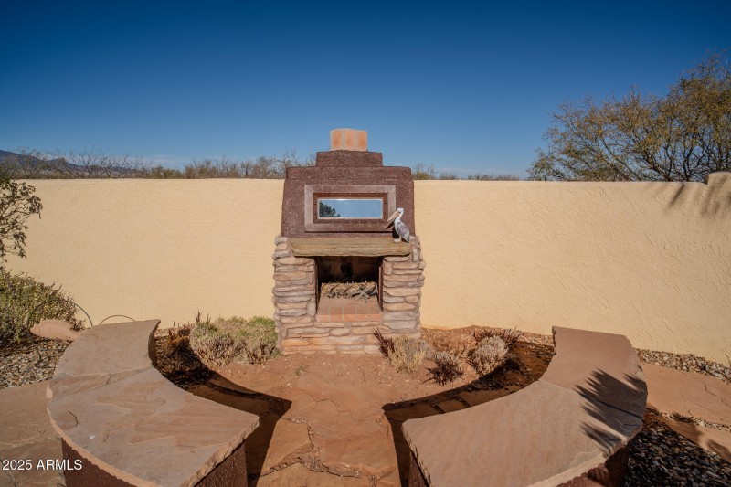 Outdoor_Fireplace