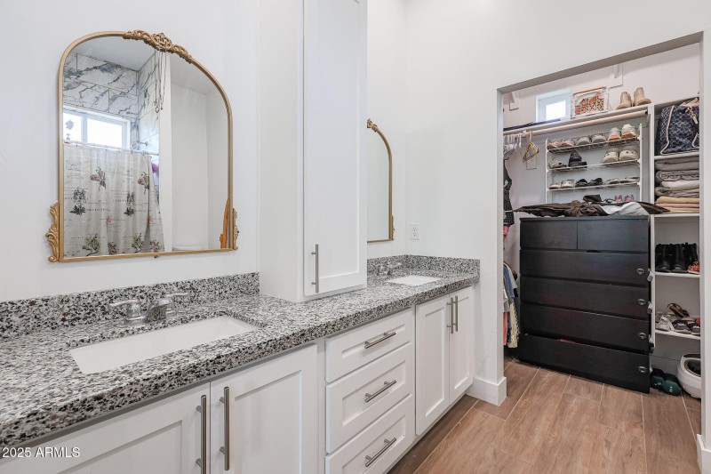 MB w/double sinks