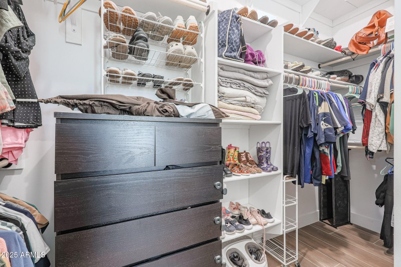 MB walk in closet