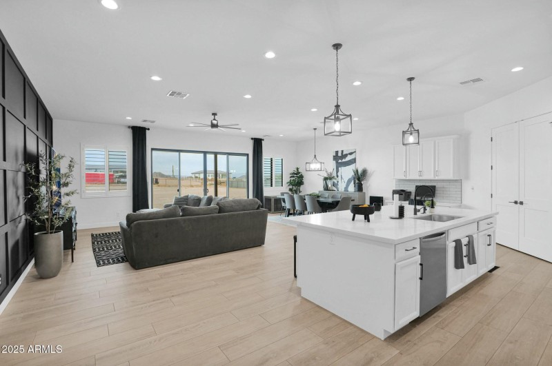 3588 W New Life Ln