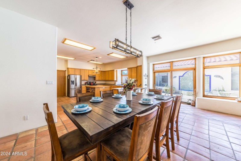 Dining/Kitchen