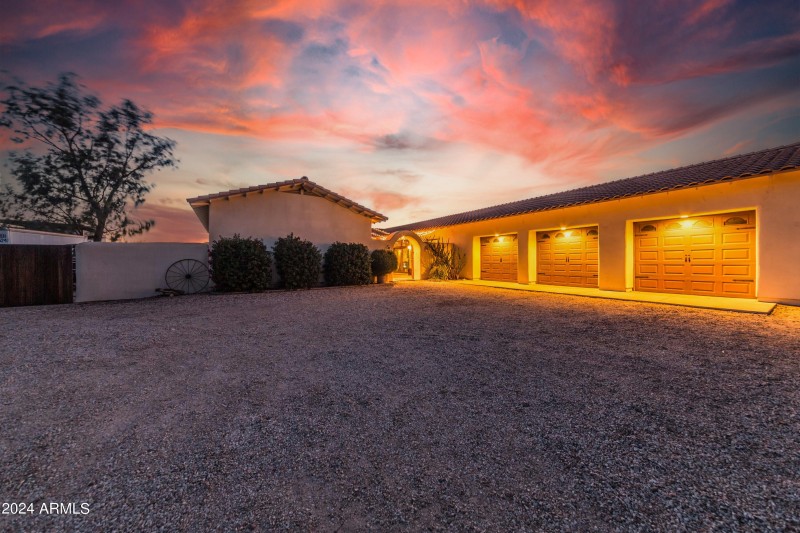 3-car Garage w/ Workshop