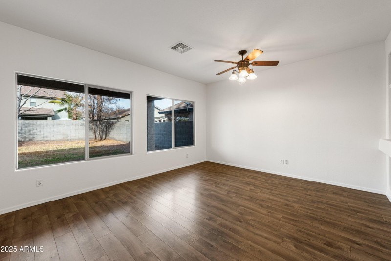 05-826-E-Bradstock-Way-5