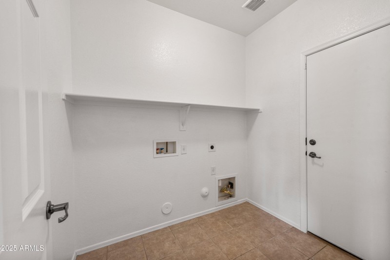 13-826-E-Bradstock-Way-13