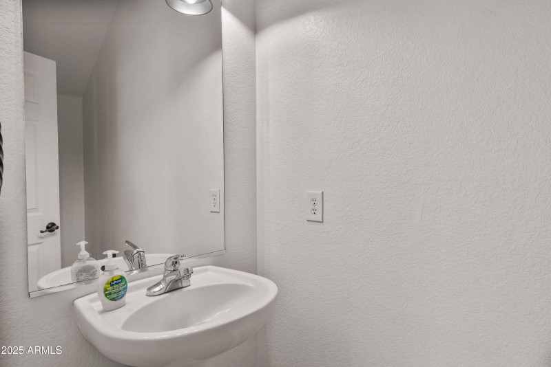 15-826-E-Bradstock-Way-15