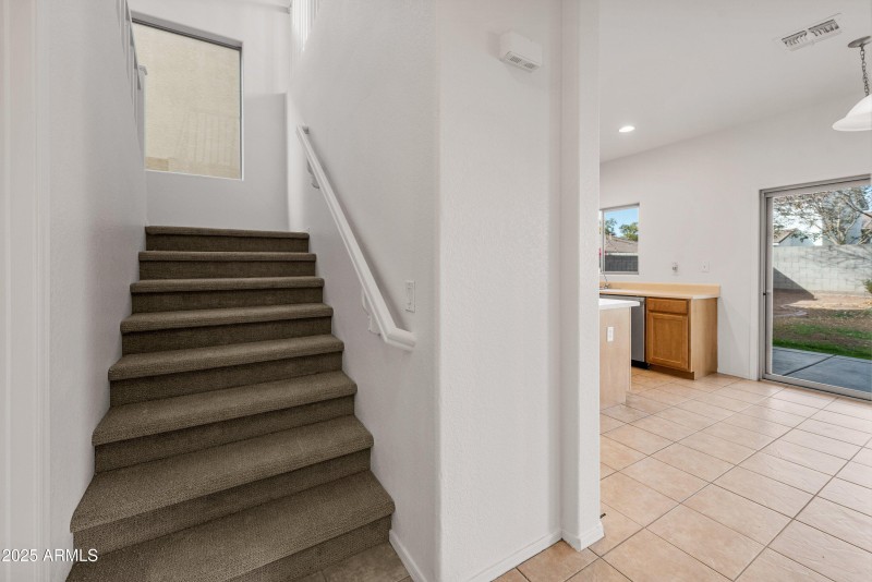 16-826-E-Bradstock-Way-16