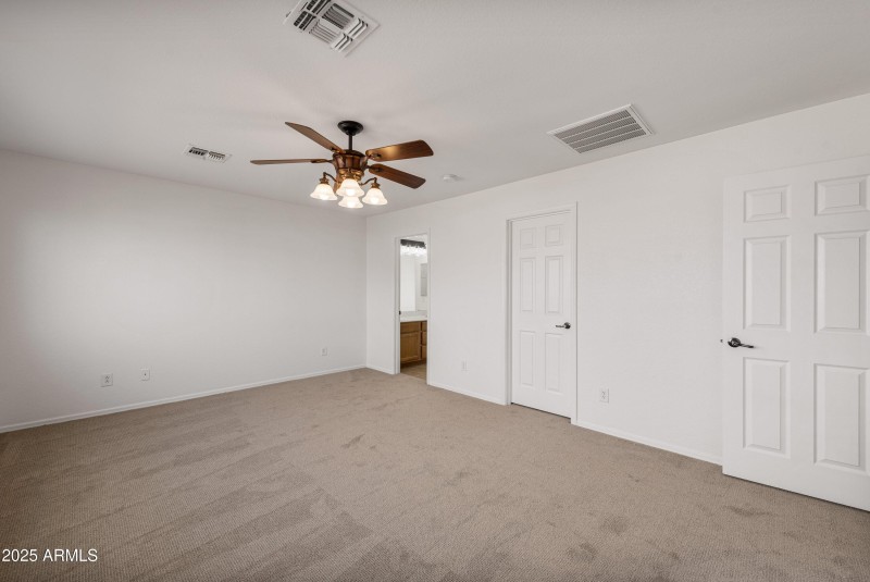 21-826-E-Bradstock-Way-21