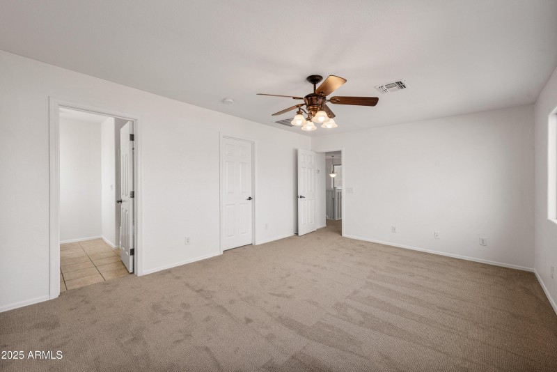 22-826-E-Bradstock-Way-22
