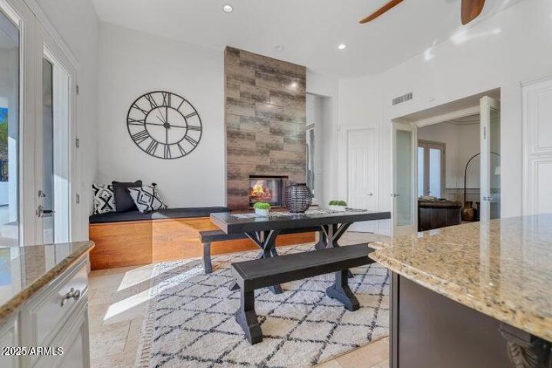 Even the eat-in kitchen has style!