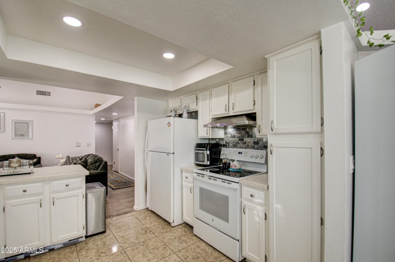 Kitchen 8