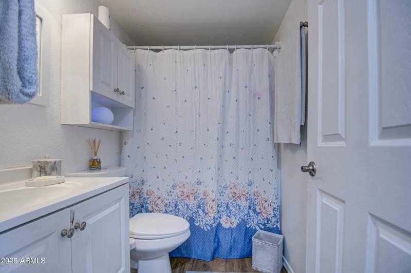 Bathroom 2-pic 1